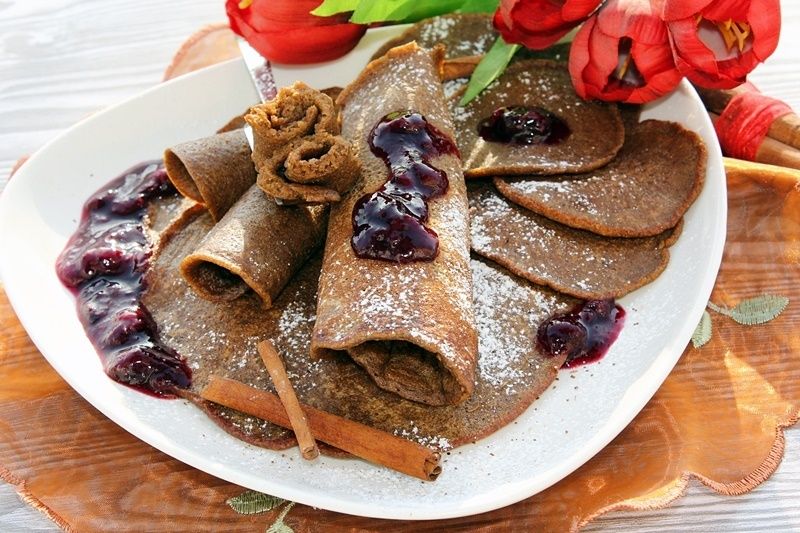 Placki/naleśniki żołędziowe z miodem i cynamonem 