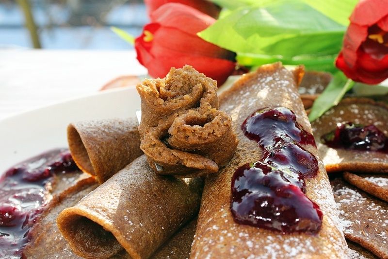 Placki/naleśniki żołędziowe z miodem i cynamonem 