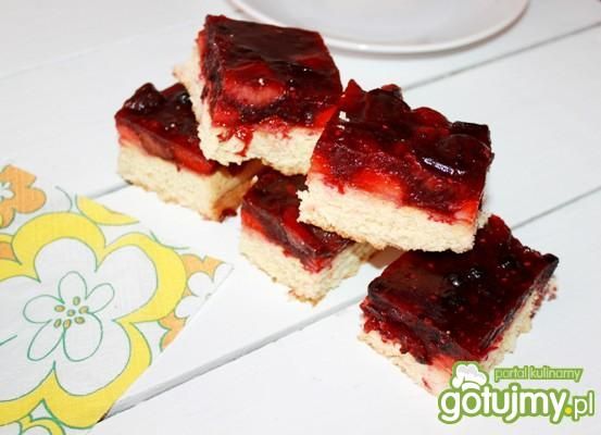 Placuszek z truskawkami i galaretką Placuszek z truskawkami i galaretką