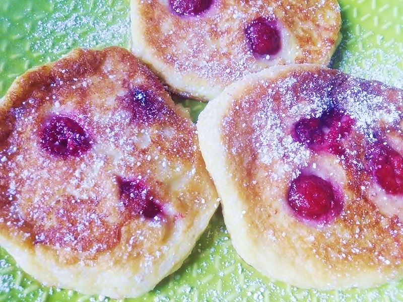 Placuszki bananowe na kaszce mleczno-ryżowej Placuszki bananowe na kaszce mleczno-ryżowej