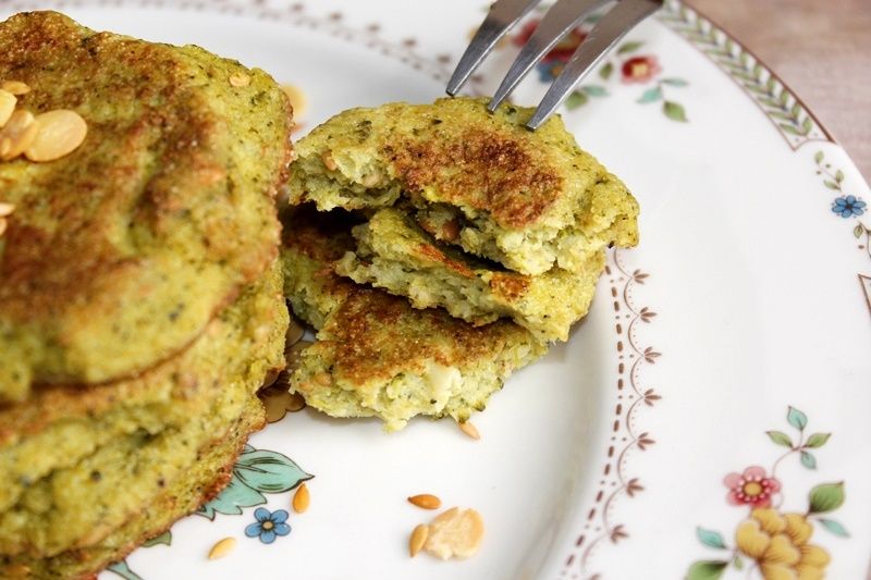 Placuszki brokułowe z dodatkami