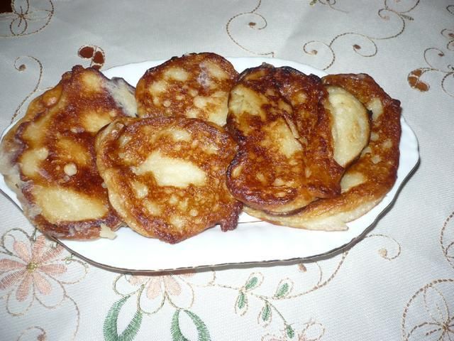 Placuszki drożdżowe z bananem Placuszki drożdżowe z bananem