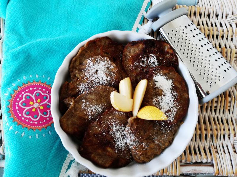 Placuszki gryczane z gruszką