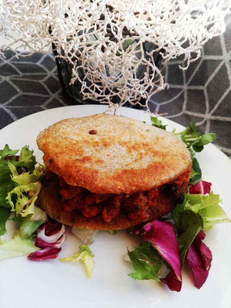 Placuszki gryczane zapiekane z mięsem i marchewką