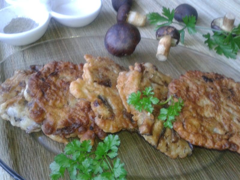 Placuszki grzybowe w cieście naleśnikowym 