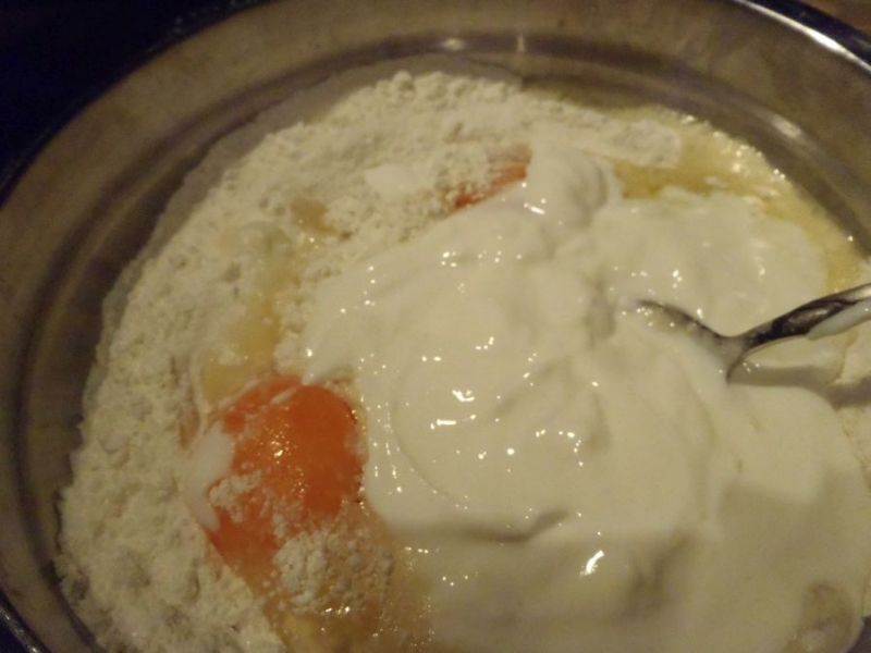Placuszki jogurtowe z bitą śmietaną