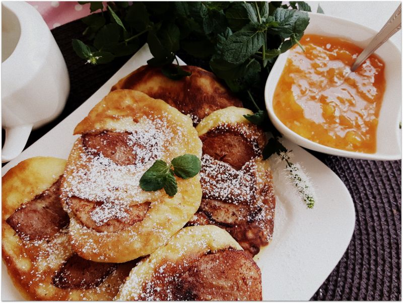 Placuszki jogurtowe z jabłkiem Placuszki jogurtowe z jabłkiem