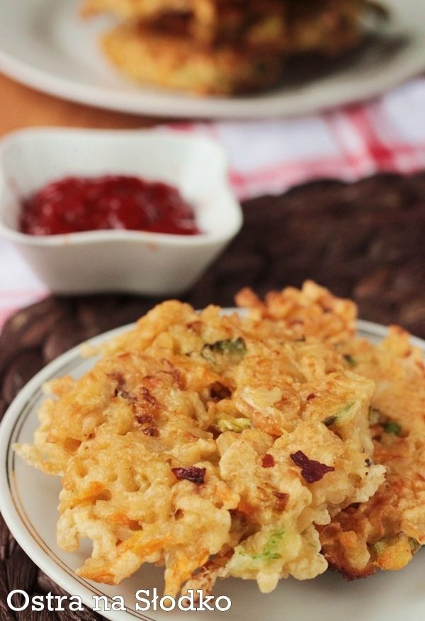 Placuszki makaronowe z zupek chińskich Placuszki makaronowe z zupek chińskich