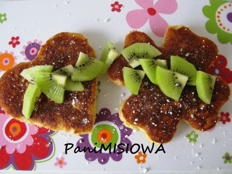 Placuszki otrębowe z jabłkiem i rodzynkami Placuszki otrębowe z jabłkiem i rodzynkami