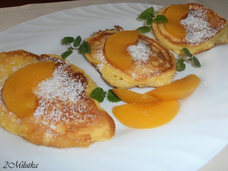 Placuszki serowe z brzoskwinią  Placuszki serowe z brzoskwinią