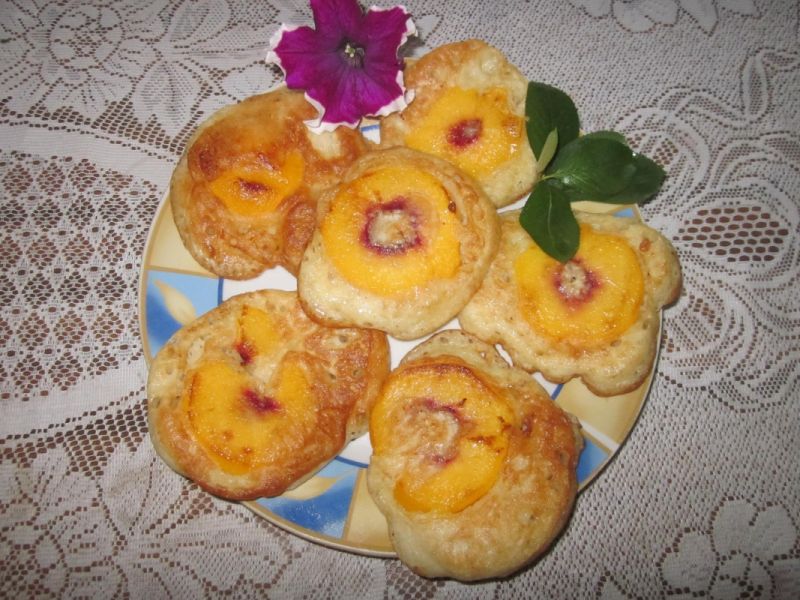 Placuszki z brzoskwiniami