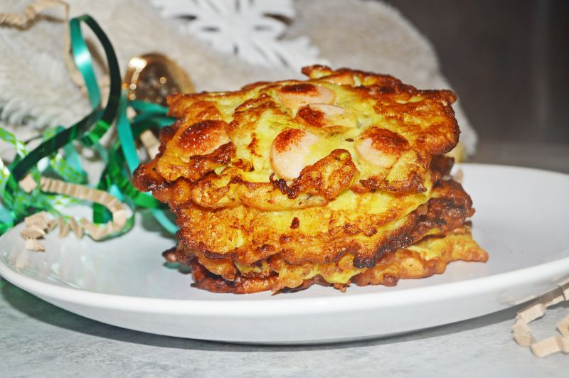 Placuszki z cukinią i parówkami Placuszki z cukinią i parówkami