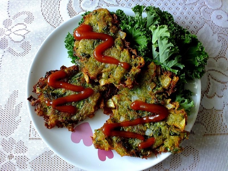 Placuszki z cukinii i jarmużu 