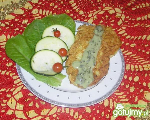 Placuszki z cukinii w sosie bazyliowym Placuszki z cukinii w sosie bazyliowym