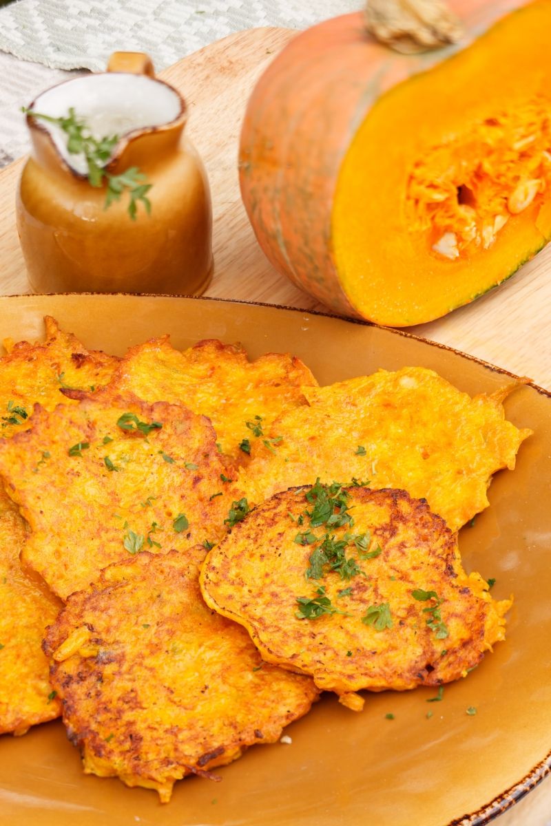 Placuszki z dyni z sosem musztardowo-paprykowym