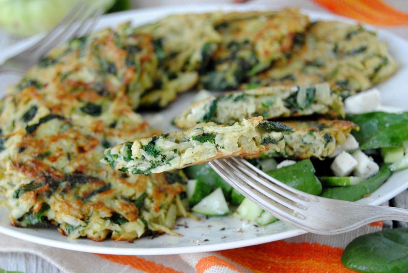 Placuszki z kalarepki i szpinaku
