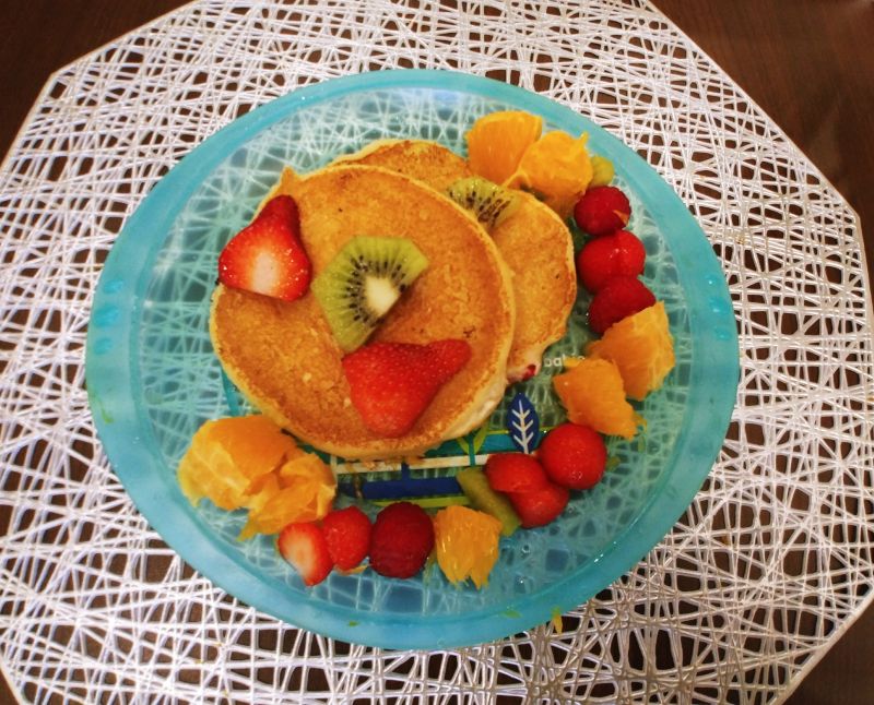 Placuszki z kaszy manny z owocami