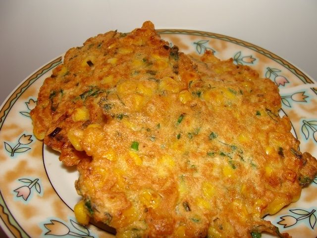 Placuszki z kukurydzą i szczypiorkiem