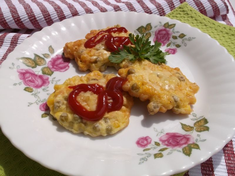 Placuszki z kukurydzy i groszku Placuszki z kukurydzy i groszku