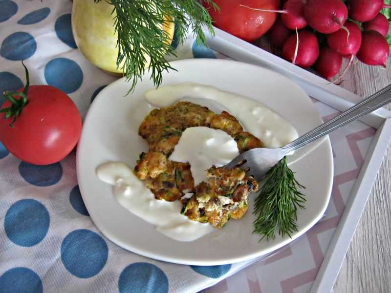 Placuszki z kurczaka z koperkiem i cukinią