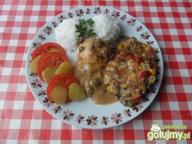 Placuszki z kurczaka z pieczarkami  