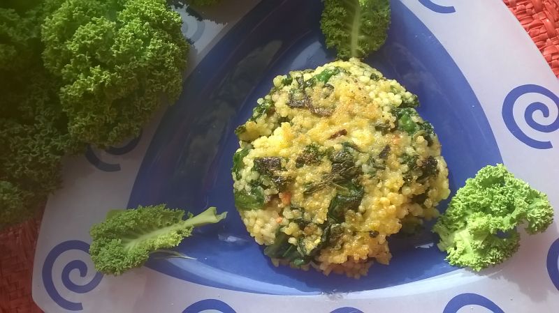 Placuszki z kuskusa i jarmużu