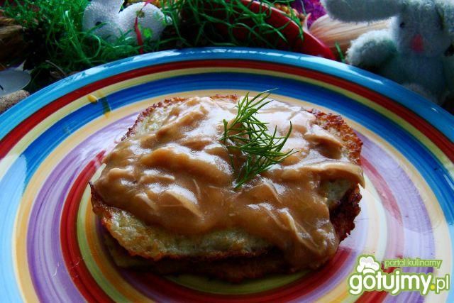 Placuszki z mięskiem i sosem 