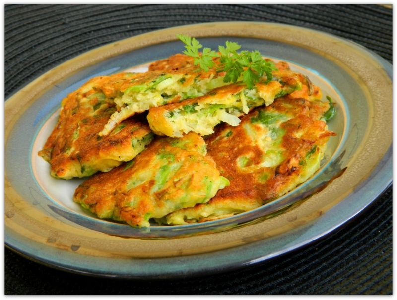 Placuszki z młodą kapustą i szpinakiem