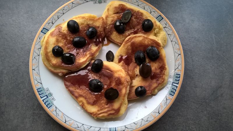 Placuszki z serkiem mascarpone i miodem palmowym Placuszki z serkiem mascarpone i miodem palmowym