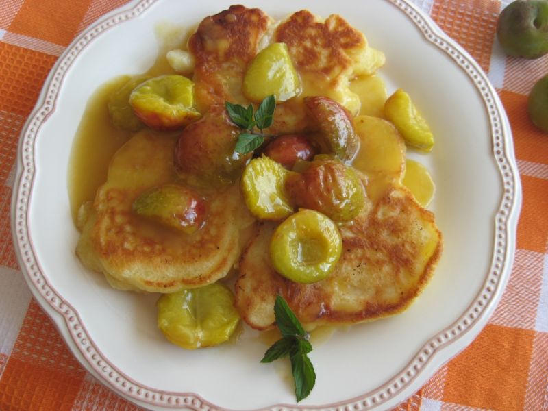 Placuszki z sosem śliwkowym