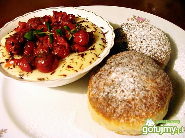 Placuszki z wiśniami Placuszki z wiśniami