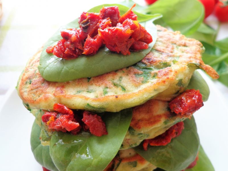 Placuszki ze szpinakiem i szynką parmeńską