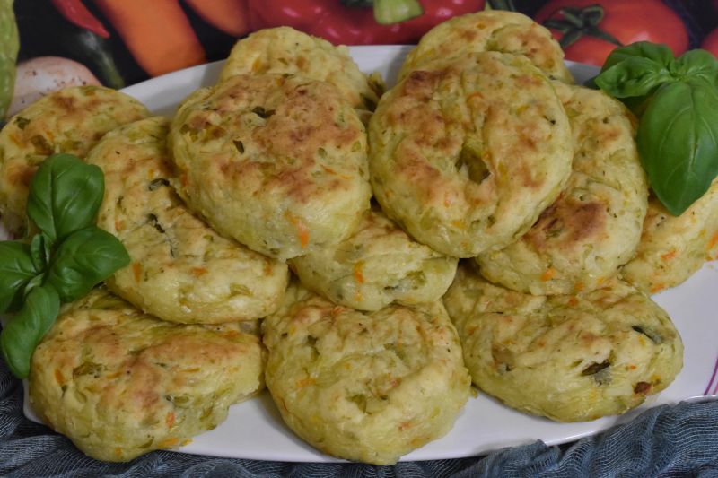 Placuszki ziemniaczane z młodą kapustą