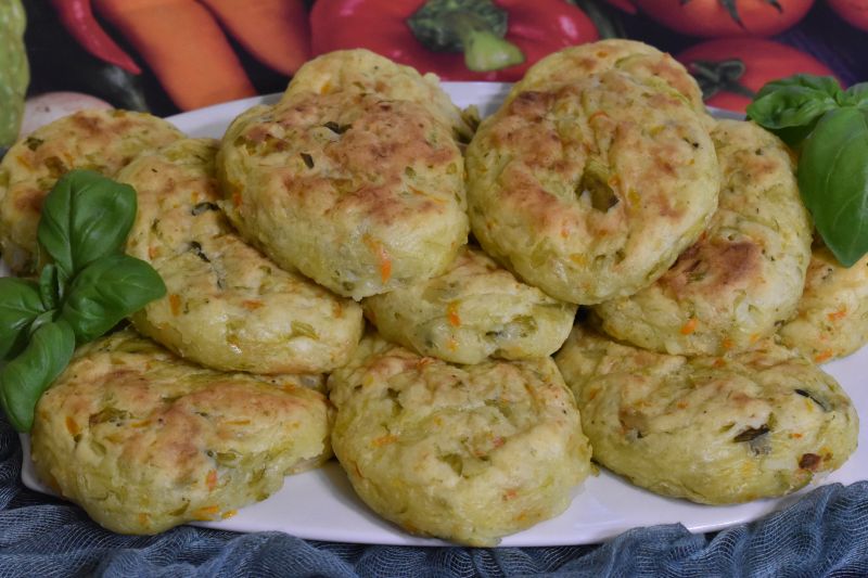 Placuszki ziemniaczane z młodą kapustą