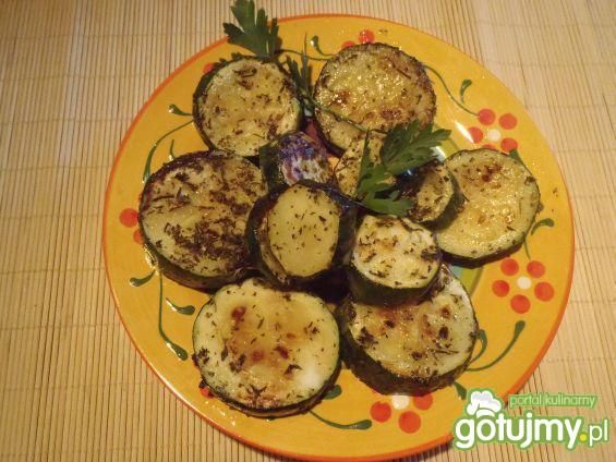 Plastry cukini smażone z ziołami Plastry cukini smażone z ziołami