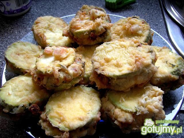 Plastry cukinii, nadziewane feta