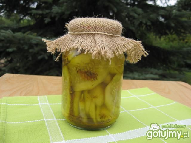 Plastry ogórków z curry