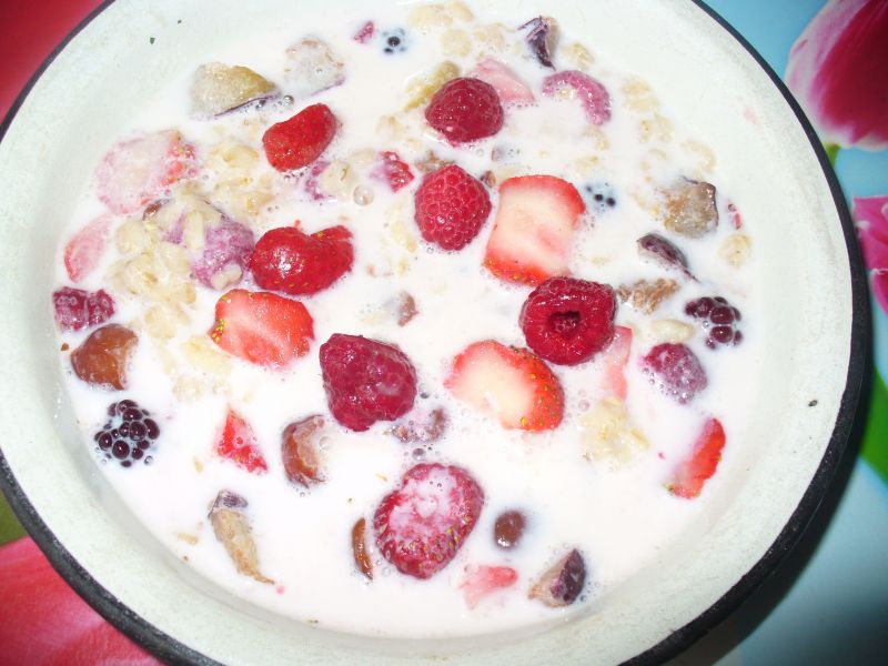 Płatki owsiane z owocami