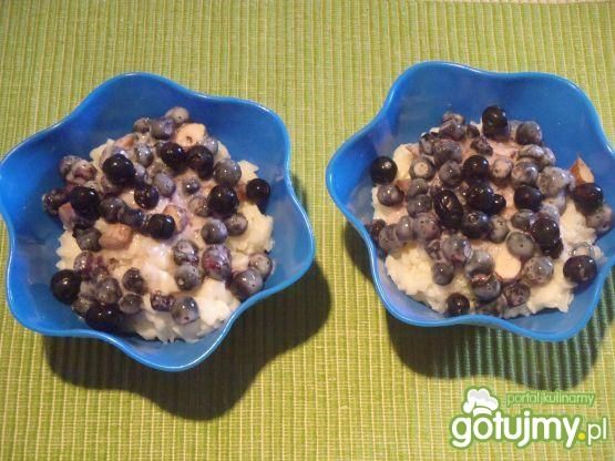 Płatki ryżowe z jagodami Płatki ryżowe z jagodami