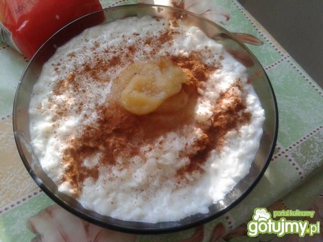 Płatki ryżowe z musem jabłkowym