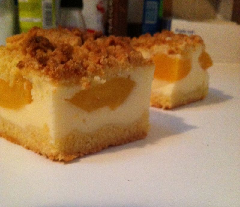 Plesniak z brzoskwiniami czyli oszukany sernik Plesniak z brzoskwiniami czyli oszukany sernik