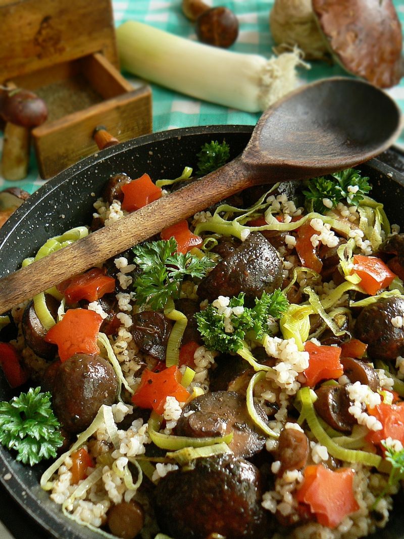 Podgrzybki z kaszą jęczmienną i porem