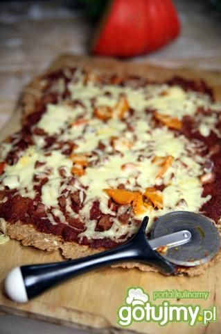 Podpłomyk razowy z dynią i serem 