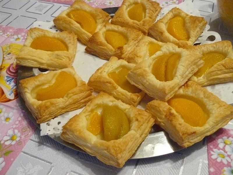 Poduchy z brzoskwiniami