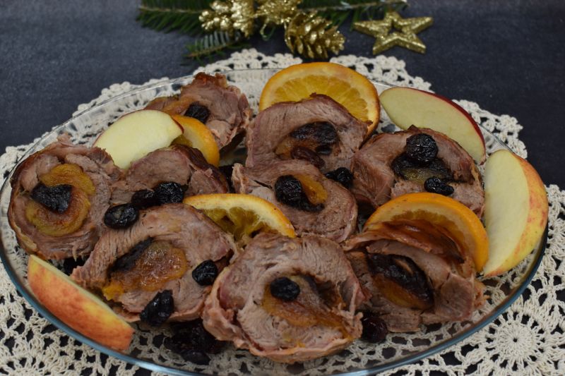 Podudzia z indyka z owocami