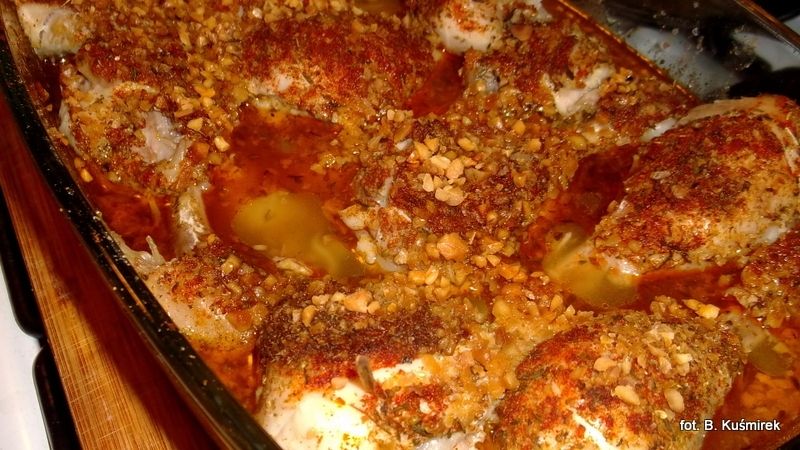 Podudzia z kurcząt z orzechami Podudzia z kurcząt z orzechami