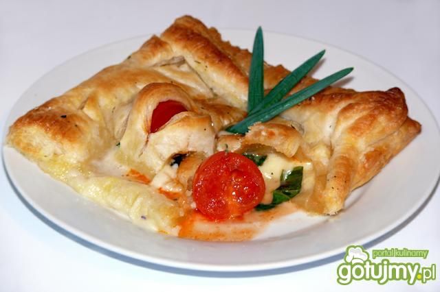 Poduszeczki z pomidorkami i mozzarellą