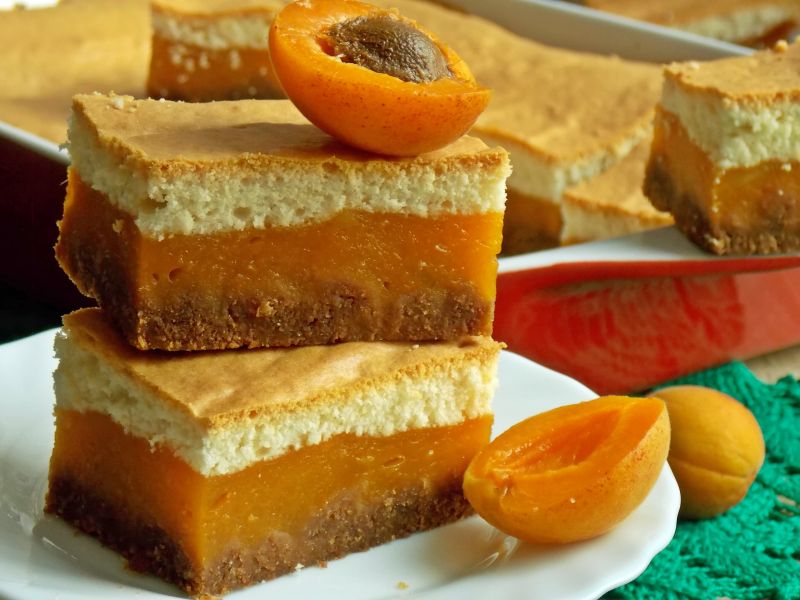 Podwójne ciasto z morelami Podwójne ciasto z morelami