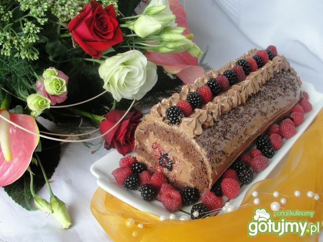 Podwójnie czekoladowa rolada z malinami