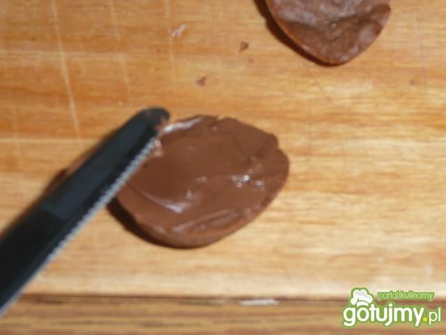 Podwójnie czekoladowe orzeszki 